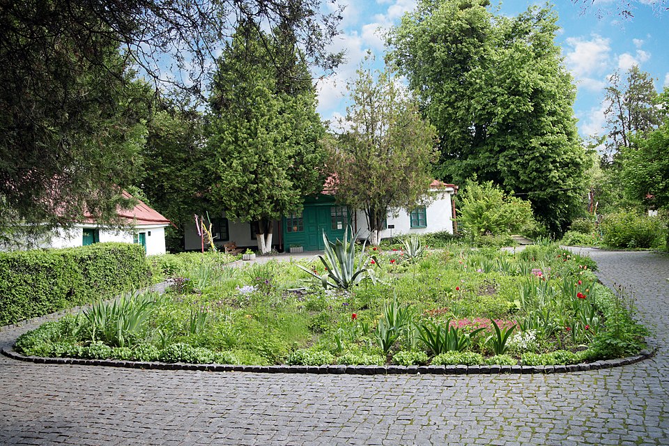 Заклад "Вінницький літературно-меморіальний музей М.М.Коцюбинського"